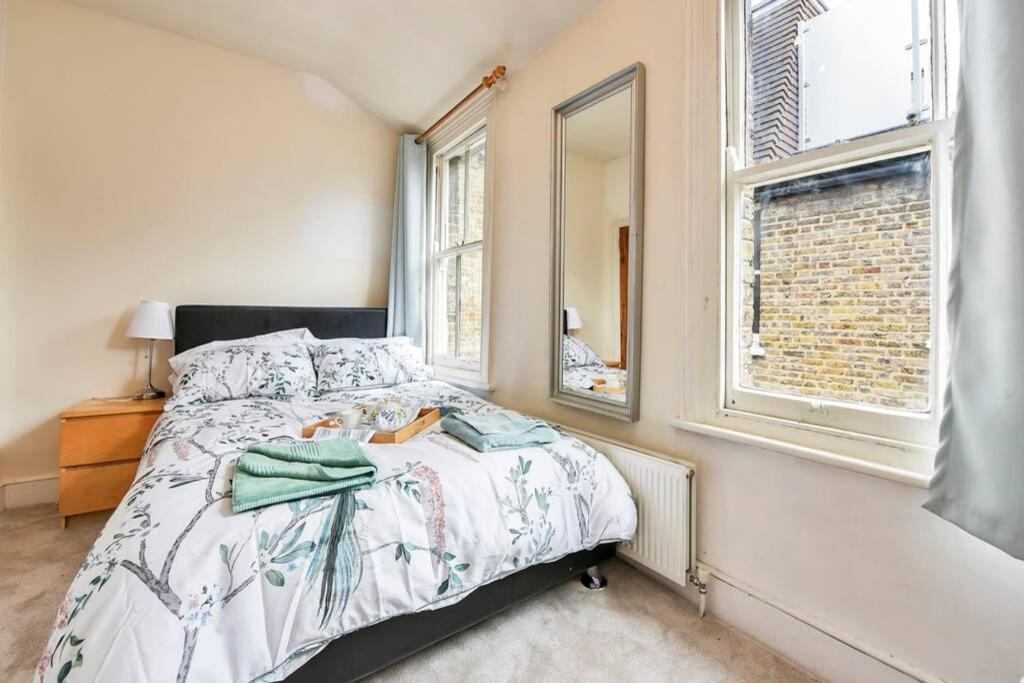 Groves 4 Bedroom, Shepherds Bush London Eksteriør bilde