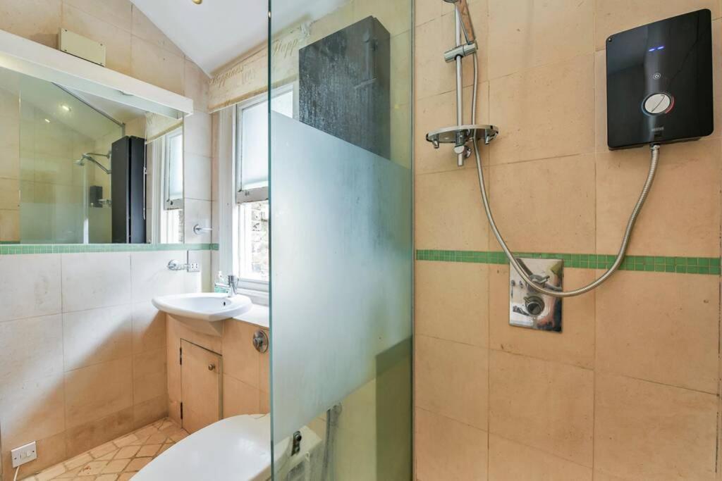 Groves 4 Bedroom, Shepherds Bush London Eksteriør bilde